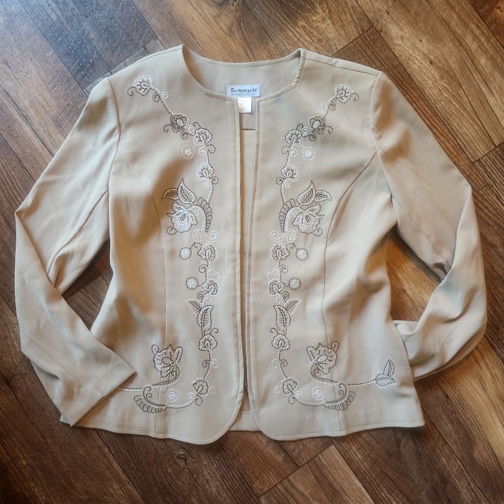 Serengeti Embroidered Blazer Micro Suede Tan Large           ☆